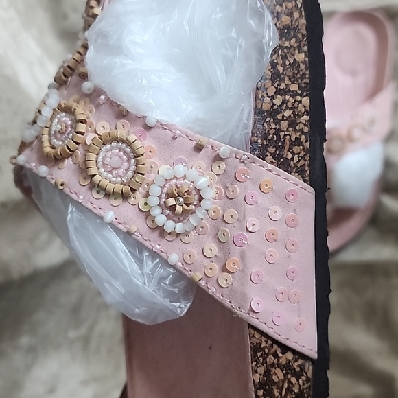 Preloved Embellished Fitflops - Picture 4 of 6